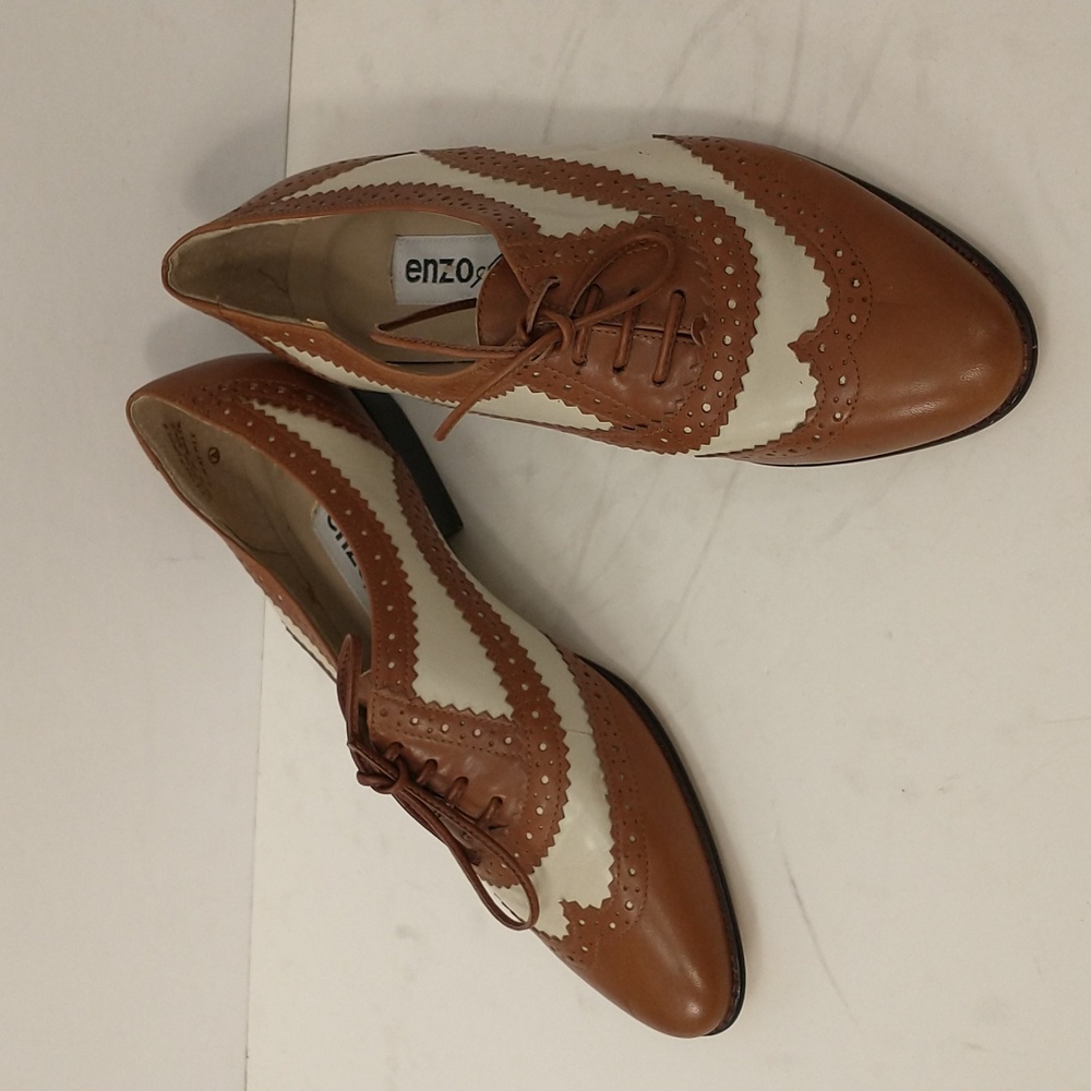 Costume Grade Spectator Shoes Deadstock Leather Flats outer good, flaking inside